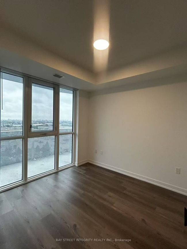 1509 - 28 Interchange Way, Condo with 2 bedrooms, 1 bathrooms and null parking in Concord ON | Image 10