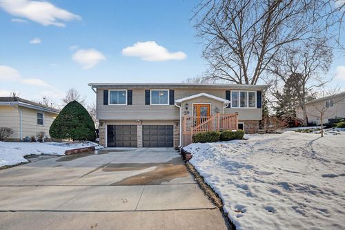 1522 W 5th St, Cedar Falls, IA, 50613-2332 | Card Image