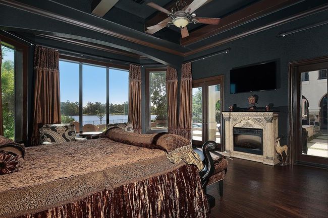 27410 Shores Ct, House other with 6 bedrooms, 7 bathrooms and 4 parking in Spring TX | Image 19