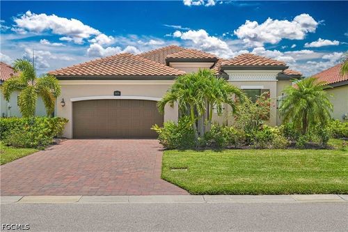 28076 Foxrock Ct, BONITA SPRINGS, FL, 34135-9137 | Card Image