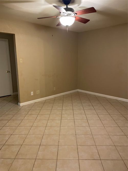 2111 W Pearl St, Granbury, TX, 76048-1894 | Card Image