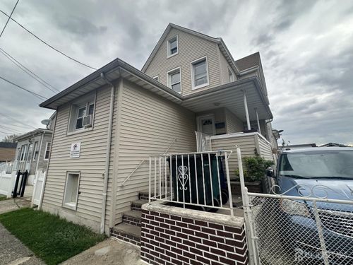618 Carlock Ave, Perth Amboy, NJ, 08861-2320 | Card Image