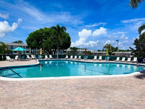 205-2840 Lake Osborne Dr, Lake Worth Beach, FL, 33461-5904 | Card Image