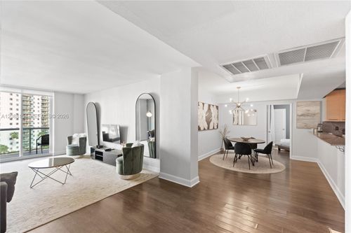 816-19370 Collins Ave, Sunny Isles Beach, FL, 33160-2240 | Card Image