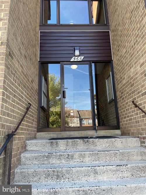 203-565 Florida Ave, HERNDON, VA, 20170-4937 | Card Image