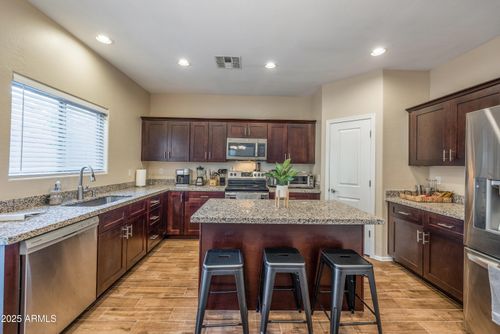 15-22507 N 31st Ave, Phoenix, AZ, 85027-1690 | Card Image
