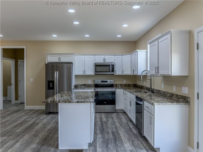 175 Precious Dr, House other with 3 bedrooms, 2 bathrooms and null parking in Hurricane WV | Image 6