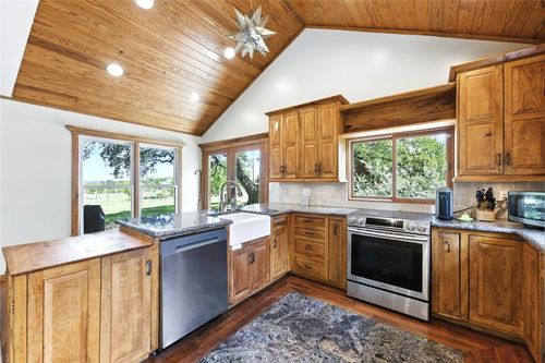 190 Carol Ann Dr, Austin, TX, 78737-9594 | Card Image