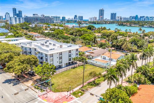 1240 71st St, Miami Beach, FL, 33141-3648 | Card Image