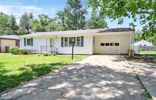 2209 Northview Drive, Manhattan, KS, 66502 | Card Image