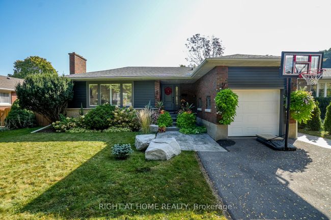 23 W Hampton Rd, House other with 3 bedrooms, 2 bathrooms and 5 parking in Saint Catharines ON | Image 1