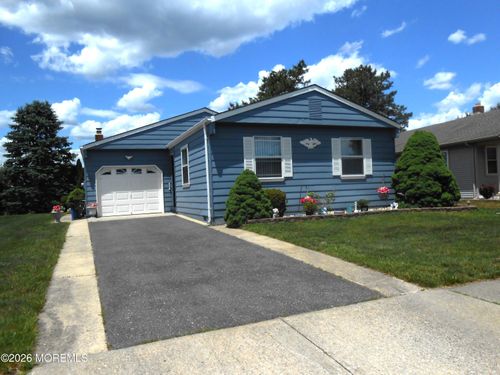 46 Woodstock Dr, Toms River, NJ, 08757-6525 | Card Image