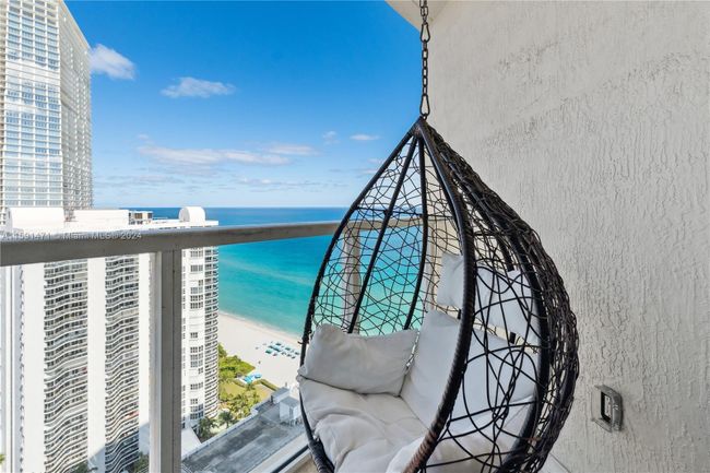 3107 - 16699 Collins Ave, Condo with 2 bedrooms, 2 bathrooms and null parking in Sunny Isles Beach FL | Image 14