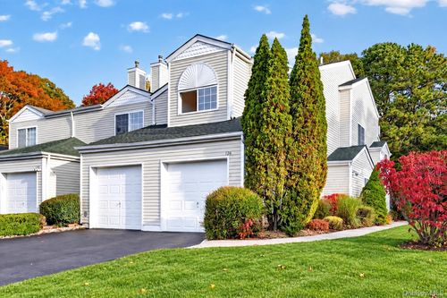 126 Farm House Court, Brookhaven, NY, 11949 | Card Image