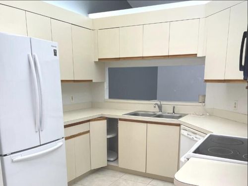 apt-e205-6531 Se Federal Hwy, Stuart, FL, 34997-4405 | Card Image