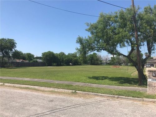 4310 Walton Pl, Corpus Christi, TX, 78412-2421 | Card Image