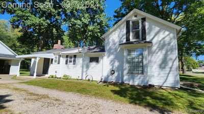 916 S Adelaide Street, Home with 2 bedrooms, 1 bathrooms and null parking in Fenton MI | Image 3