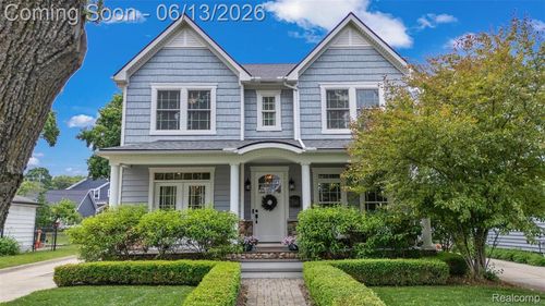 142 Griggs St, Rochester, MI, 48307-1414 | Card Image