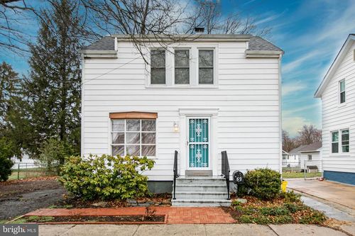 52 Leuckel Ave, Hamilton, NJ, 08619-3927 | Card Image