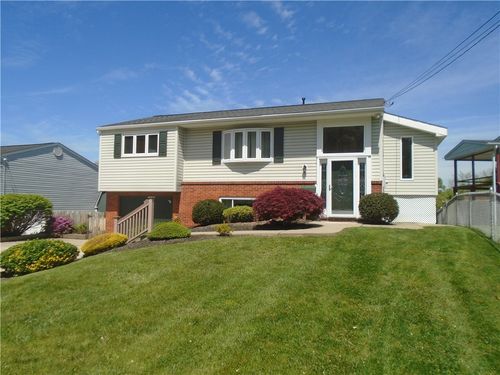 1040 Catherine Dr, Conway, PA, 15027-1212 | Card Image