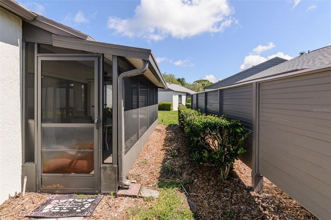 Privacy fence newly installed by HOA | Image 17