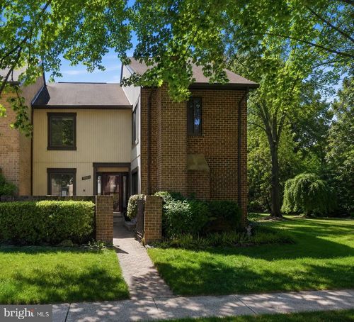 9801 Dairyton Ct, Gaithersburg, MD, 20886-1121 | Card Image