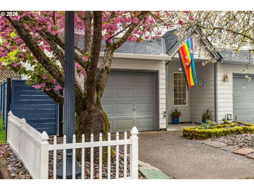 927 Se 193rd Ave, Gresham, OR, 97233 | Card Image