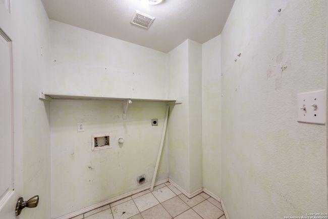 10111 Mission Crk, House other with 3 bedrooms, 2 bathrooms and null parking in Converse TX | Image 19