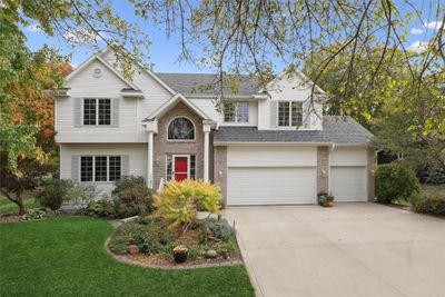 7746 Caldwell Circle, Home with 5 bedrooms, 2 bathrooms and null parking in Johnston IA | Image 1