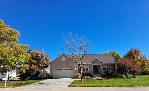 74 Trackside Cir, Grantsville, UT, 84029-9234 | Card Image