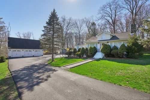 17 Pine Hill Rd, Highland Mills, NY, 10930-3421 | Card Image