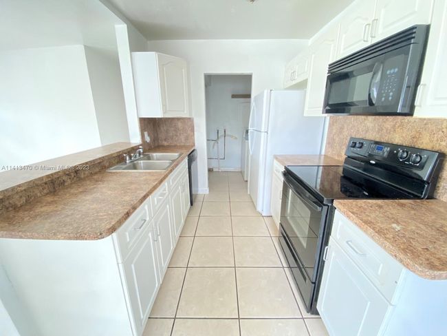 0 - 1280 Ne 211th Ter, House other with 3 bedrooms, 2 bathrooms and null parking in Miami FL | Image 6