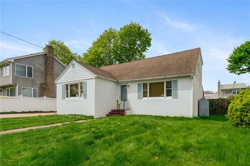 35 Treasure Rd, Narragansett, RI, 02882-2011 | Card Image