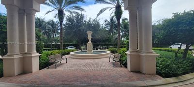 308 - 19900 E Country Club Dr, Condo with 2 bedrooms, 2 bathrooms and null parking in Aventura FL | Image 3