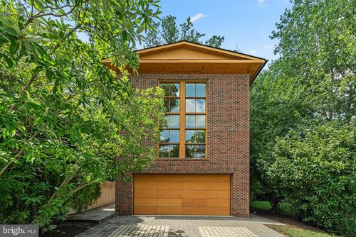 2504 Buckelew Dr, Falls Church, VA, 22046-1909 | Card Image