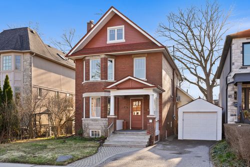 32 Belcourt Road, Toronto, ON, M4S2T9 | Card Image