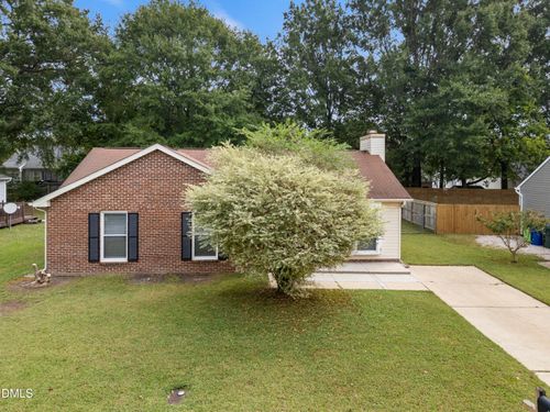 1916 Riverknoll Dr, Raleigh, NC, 27610-4586 | Card Image