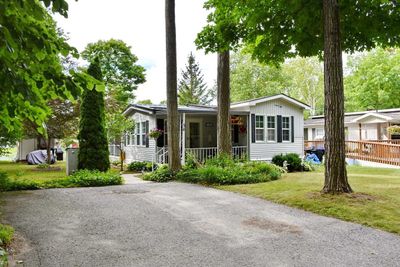 54 The Boardwalk, House other with 2 bedrooms, 1 bathrooms and 2 parking in Wasaga Beach ON | Image 1