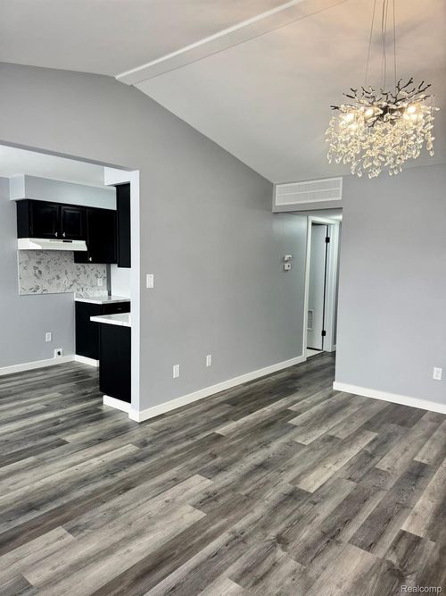 4-31844 Kelly Rd, Roseville, MI, 48066-1205 | Card Image