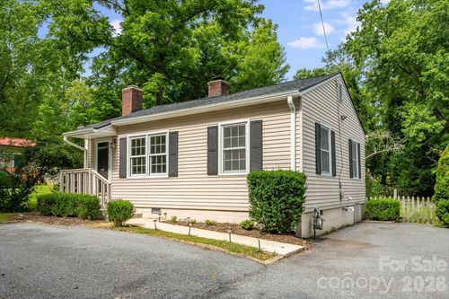 839 Kanuga Road, Hendersonville, NC, 28739 | Card Image