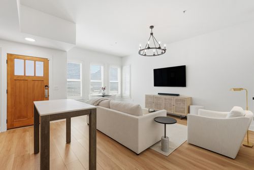 520 Madison St, Nashville, TN, 37208-2610 | Card Image