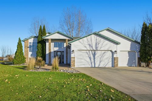 3164 11th Ave S, Moorhead, MN, 56560-6812 | Card Image