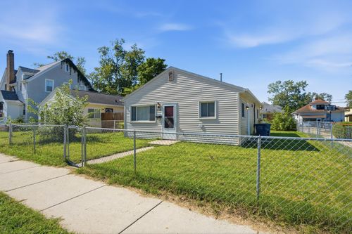 214 Pleasant Ave, Michigan City, IN, 46360-5046 | Card Image