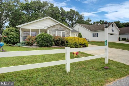 22 Lantern Ln, SHIPPENSBURG, PA, 17257-8769 | Card Image