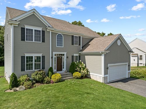 115 Goldfinch Dr, Raynham, MA, 02767-6136 | Card Image