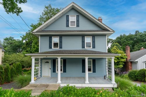 46 Davis St, Locust Valley, NY, 11560-1808 | Card Image
