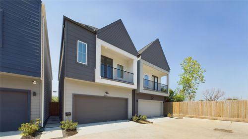 3019 Jensen Springs Ln, Houston, TX, 77026-1460 | Card Image