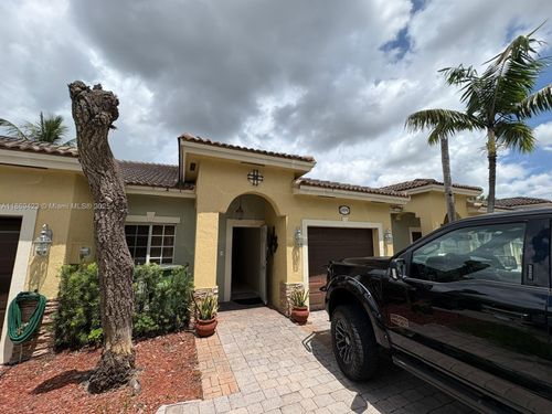 3279 Ne 11th Dr, Homestead, FL, 33033-5306 | Card Image