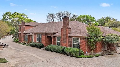 6609 Waterwood Cir, Benbrook, TX, 76132-2708 | Card Image