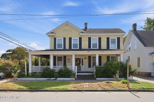 913 Bridges St, Morehead City, NC, 28557-3837 | Card Image